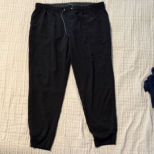 Beyond Scrubs Happiness Collection Joy 7 pocket Black Jogger Pants Womens